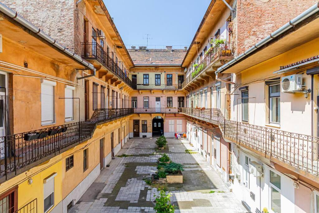 Balinese Style Downtown * Budapesta