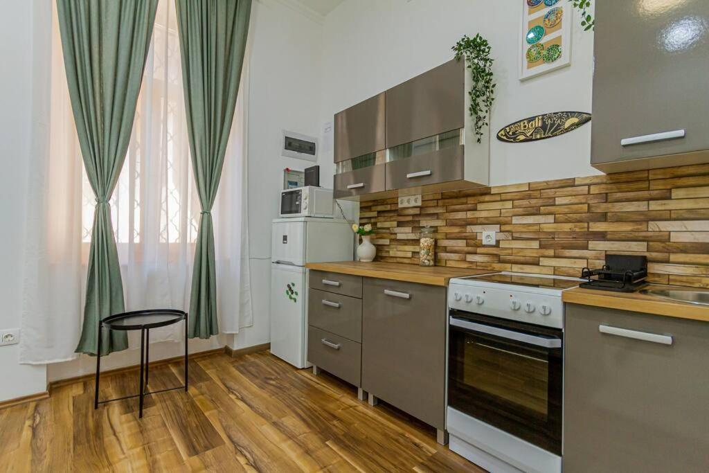 Balinese Style Downtown Apartman *